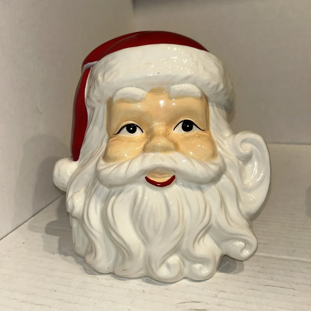Audrey's Christmas Santa Cookie Jar‎ 9